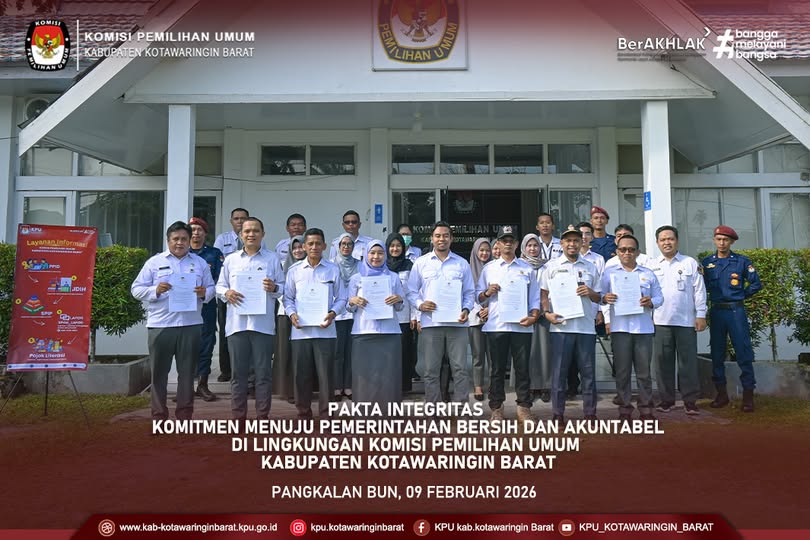 Pakta Integritas Komitmen Menuju Pemerintahan Bersih dan Akuntabel di KPU Kotawaringin Barat